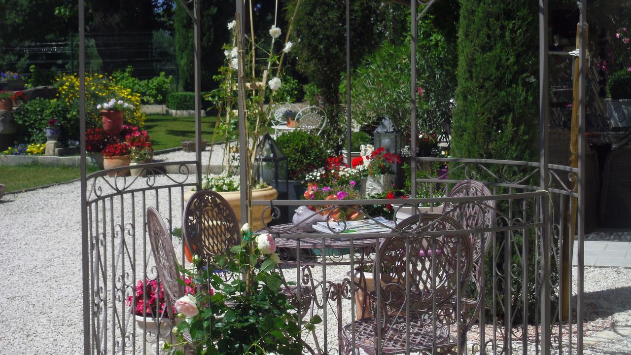 Bed and Breakfast Mas De L'Air - Maison De Charme Noves Екстер'єр фото